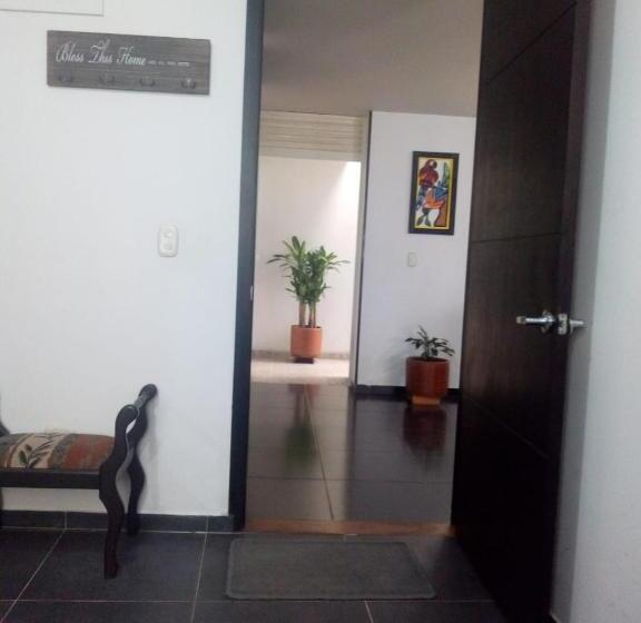 פנסיון Alojamiento Cómo En Casa Cerca Al Aeropuerto!!