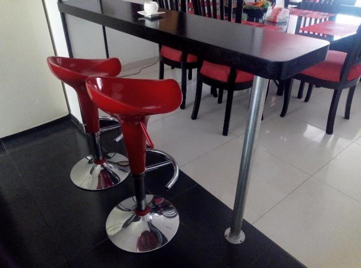 פנסיון Alojamiento Cómo En Casa Cerca Al Aeropuerto!!