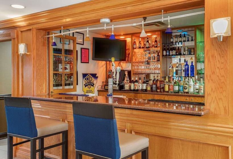 فندق Comfort Inn & Suites Airport