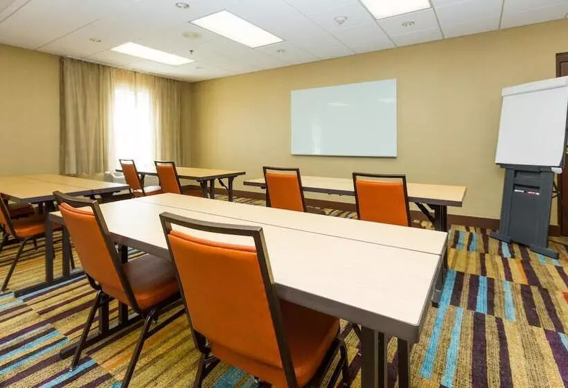 فندق Fairfield Inn & Suites Des Moines West