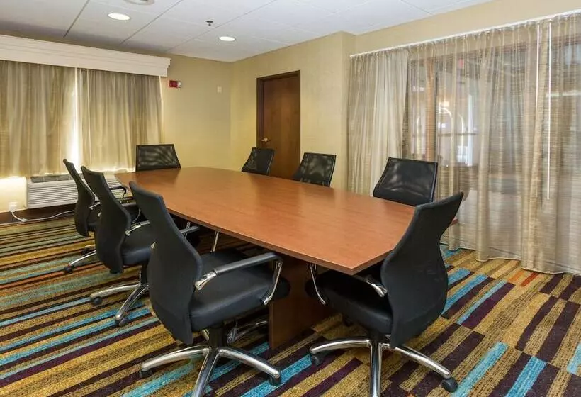 فندق Fairfield Inn & Suites Des Moines West