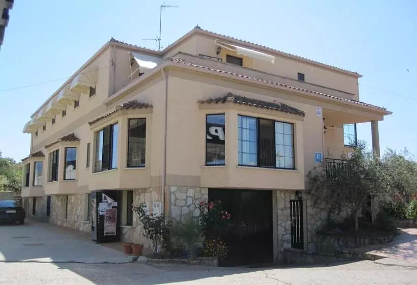 فندق Hostal Restaurante Santa Cruz