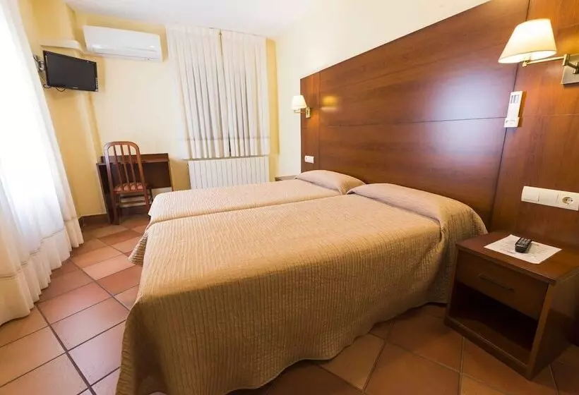 فندق Hostal Restaurante Santa Cruz