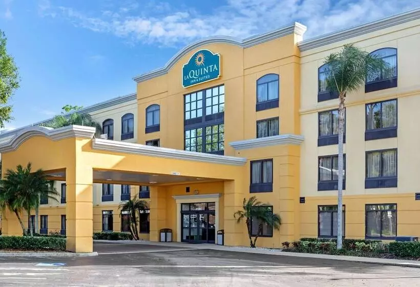 هتل La Quinta Inn & Suites By Wyndham Tampa North I75