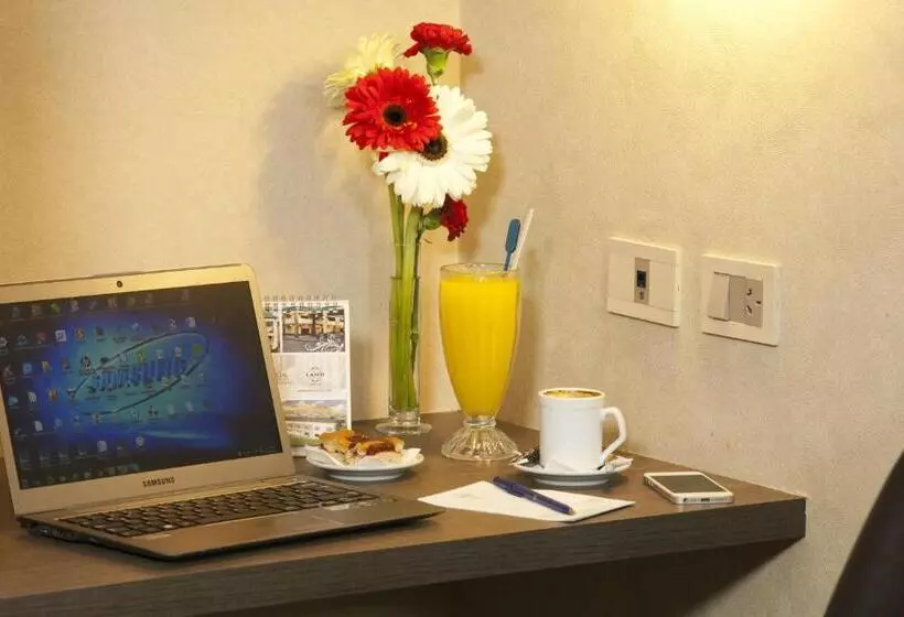 هتل Land Express Neuquen