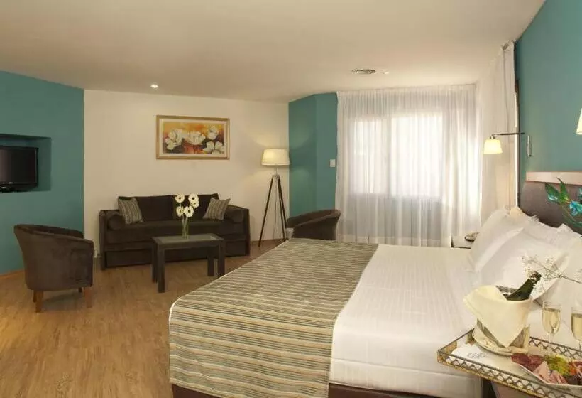 هتل Land Express Neuquen