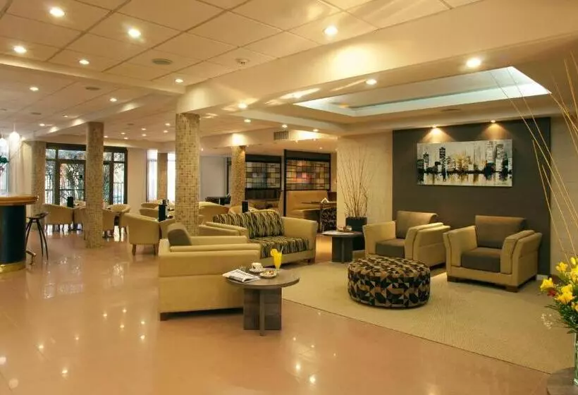 هتل Land Express Neuquen