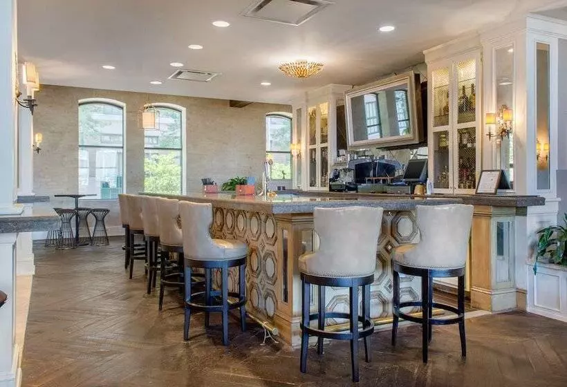 בית מלון כפרי Omni Riverfront New Orleans