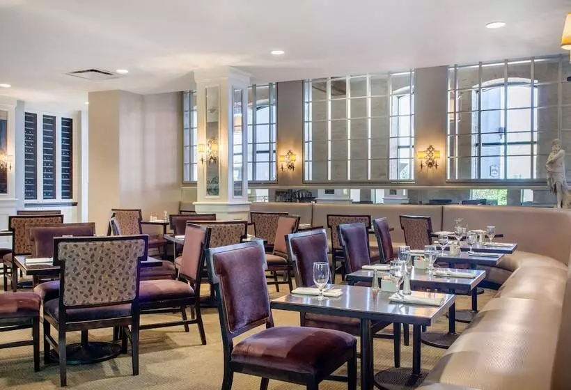 בית מלון כפרי Omni Riverfront New Orleans