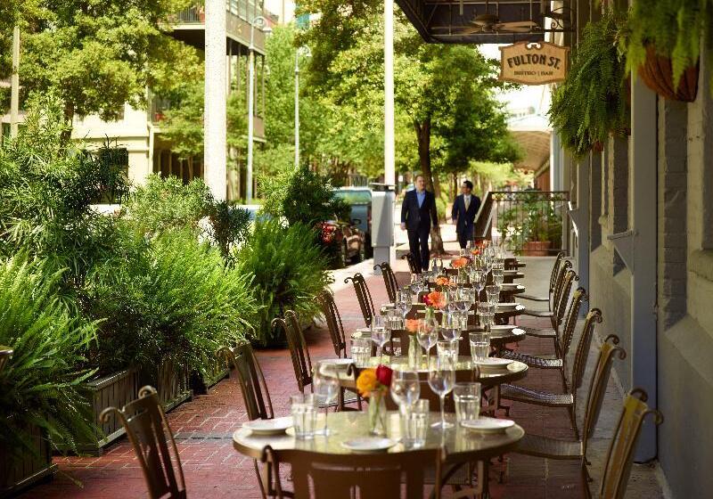 Hotel Omni Riverfront New Orleans