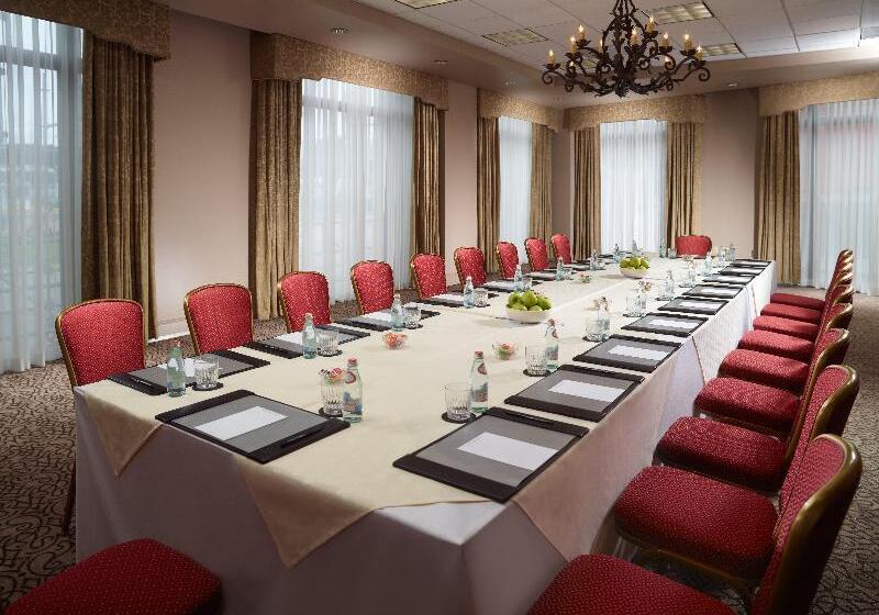 Hotel Omni Riverfront New Orleans