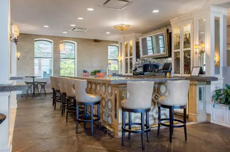 בית מלון כפרי Omni Riverfront New Orleans