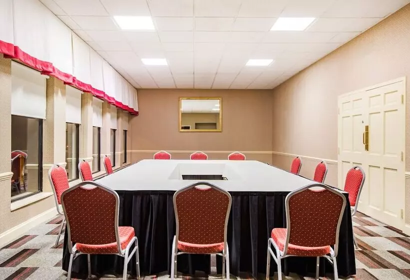 ホテル Wyndham Garden Inn Pittsburgh Airport