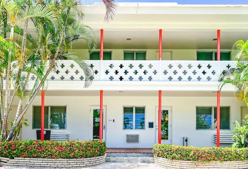 فندق على الطريق Winterset A North Beach Village Resort