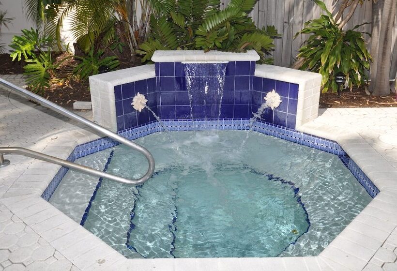 فندق على الطريق Winterset A North Beach Village Resort