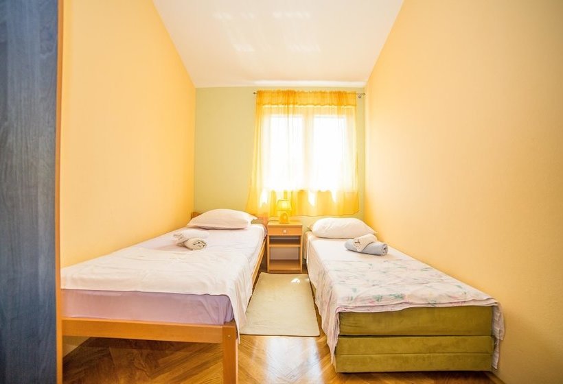 Apartments Ivo Kastel L / Three Bedrooms