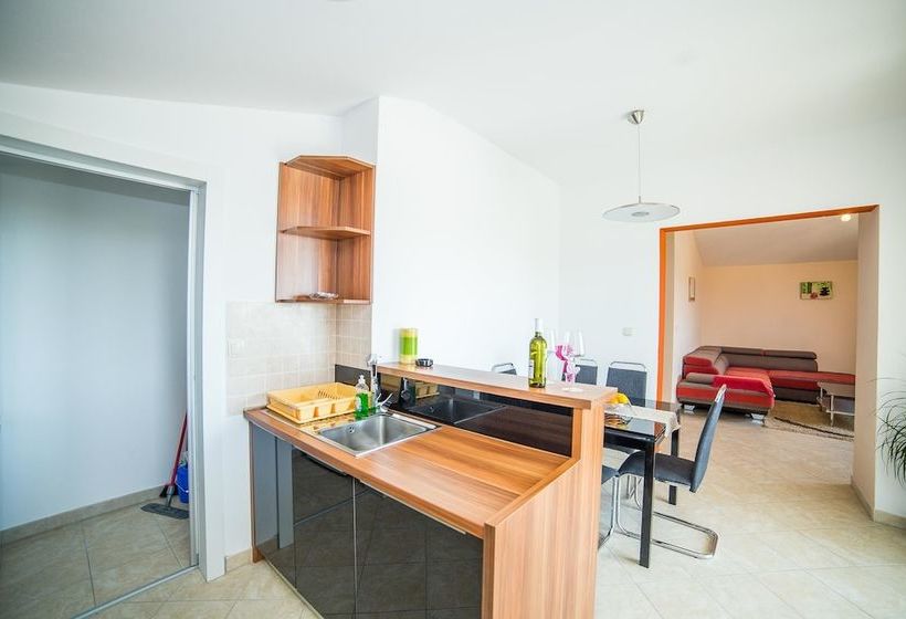 Apartments Ivo Kastel L / Three Bedrooms