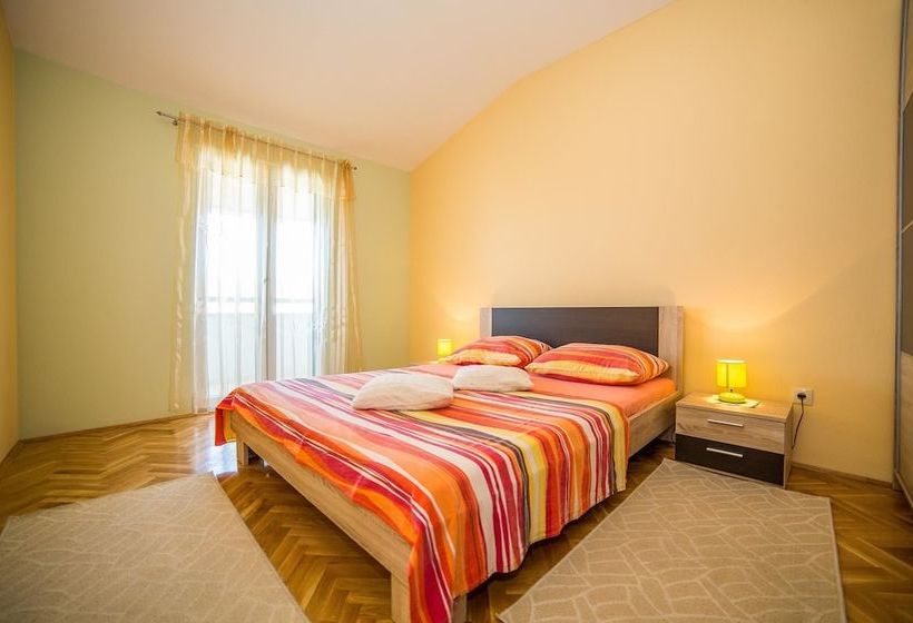 Apartments Ivo Kastel L / Three Bedrooms