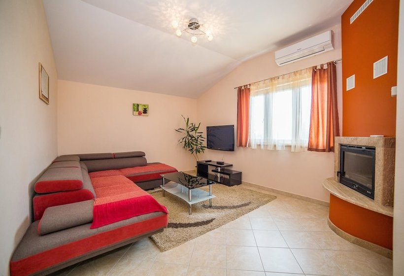 Apartments Ivo Kastel L / Three Bedrooms