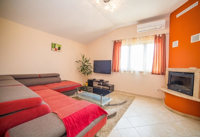 Apartments Ivo Kastel L / Three Bedrooms