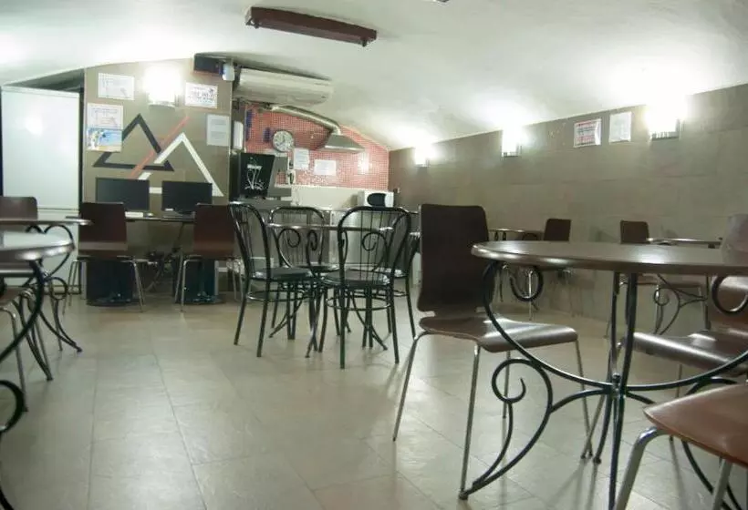 Хостел Be Ramblas Guest House