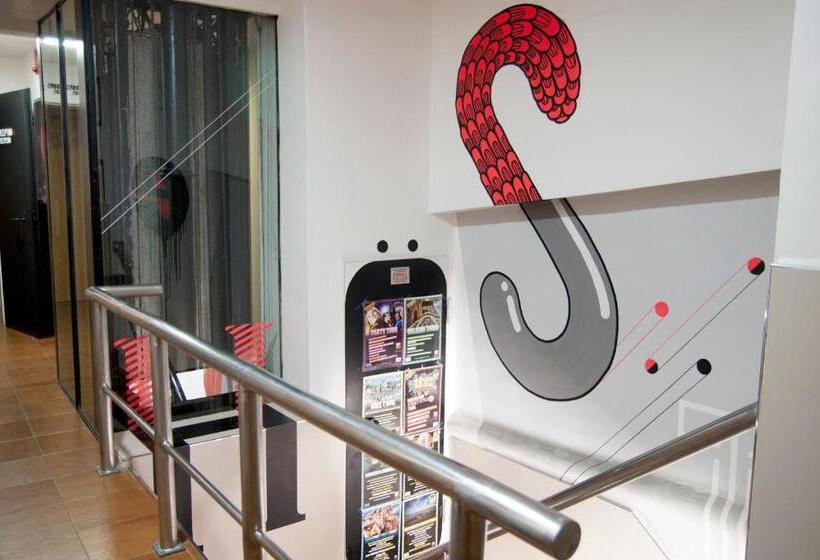 Хостел Be Ramblas Guest House