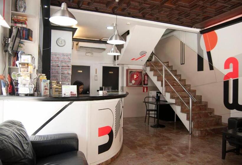 Хостел Be Ramblas Guest House