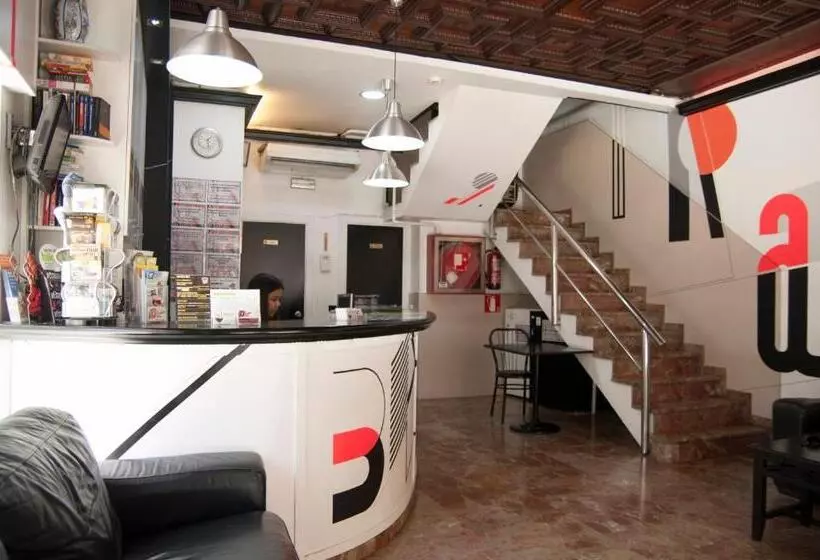 Хостел Be Ramblas Guest House