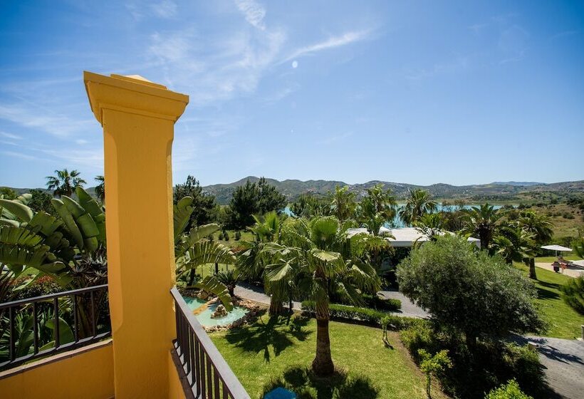 B Bou Hotel La Viñuela & Spa