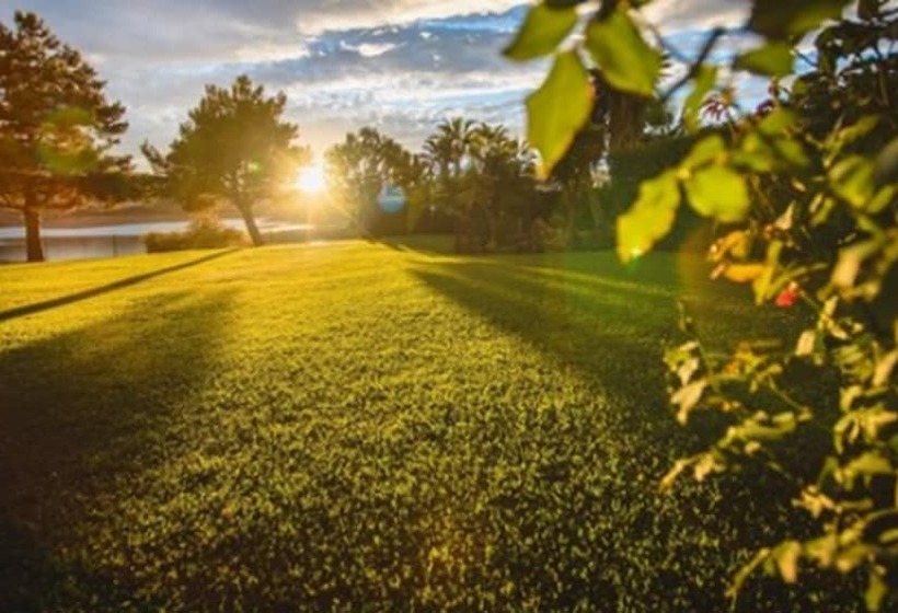 B Bou Hotel La Viñuela & Spa