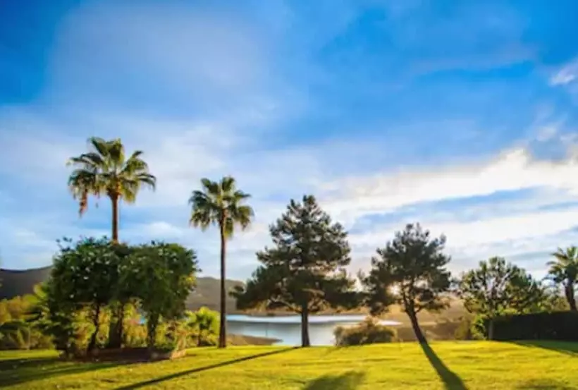 B Bou Hotel La Viñuela & Spa