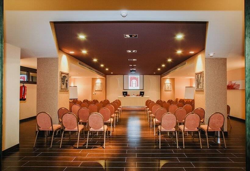 B Bou Hotel La Viñuela & Spa