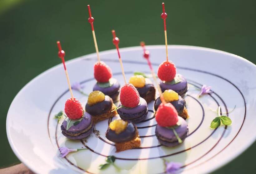 B Bou Hotel La Viñuela & Spa