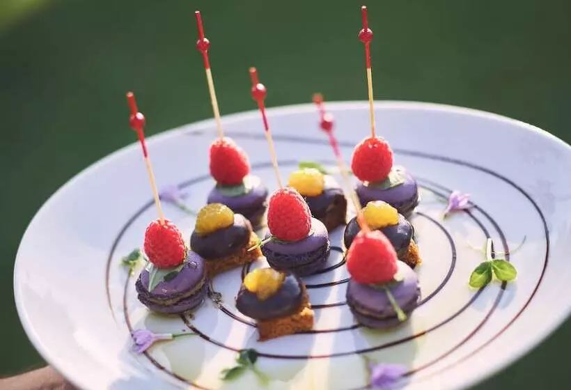 B Bou Hotel La Viñuela & Spa