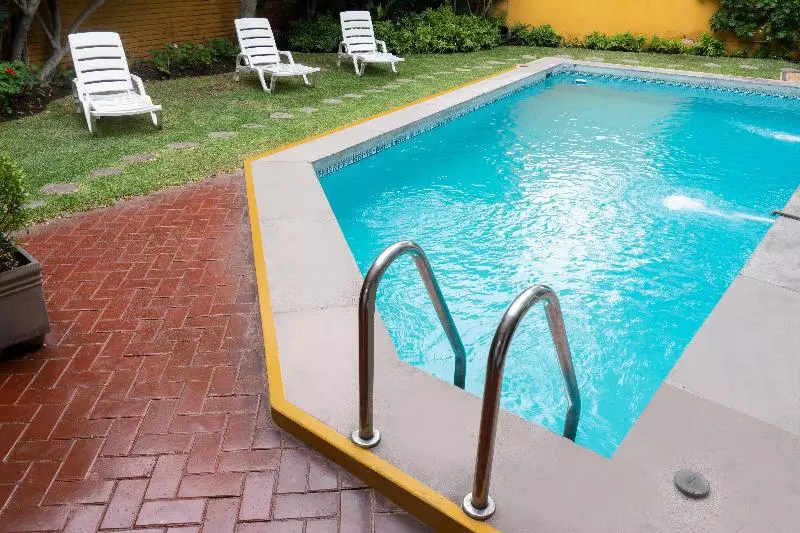 هتل Basadre Suites