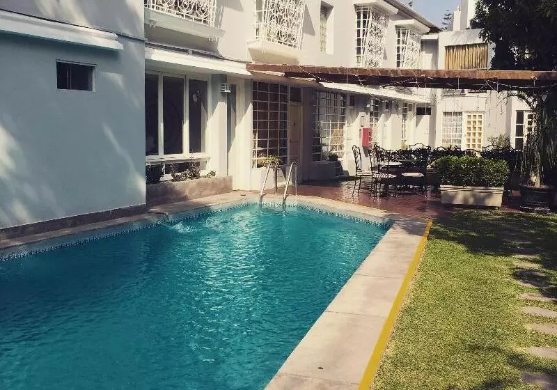 هتل Basadre Suites