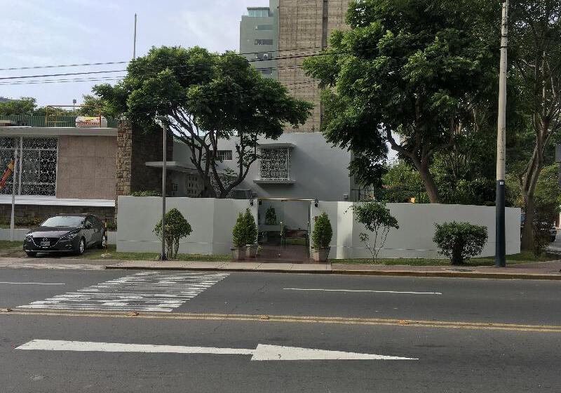 فندق Basadre Suites