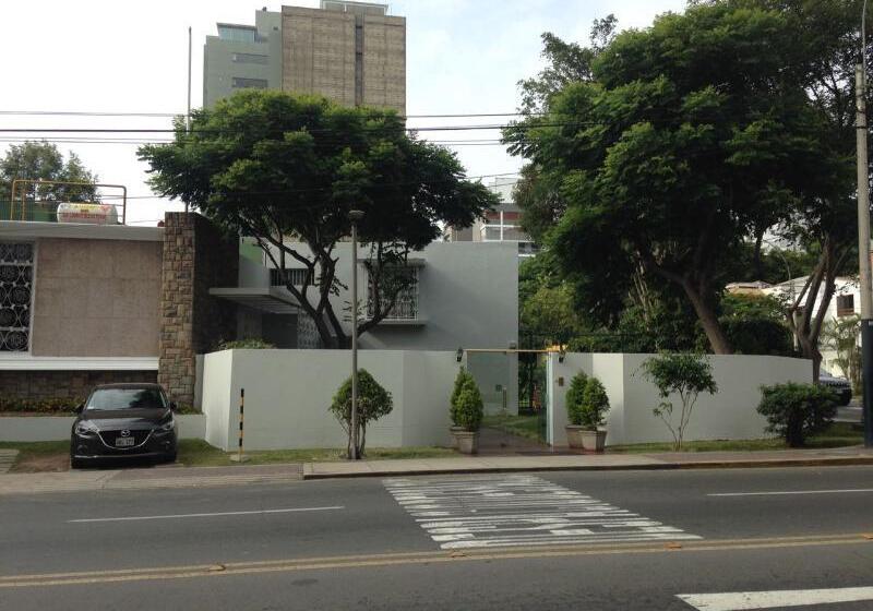 فندق Basadre Suites