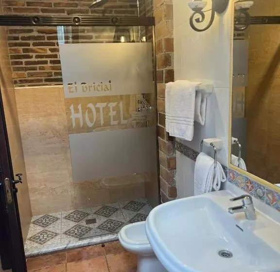 Otel El Bricial
