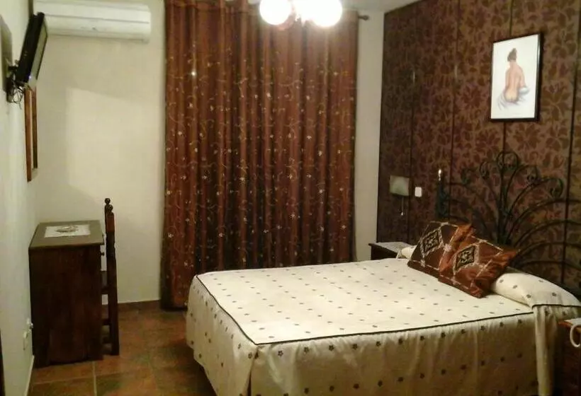 فندق Hostal Piñera