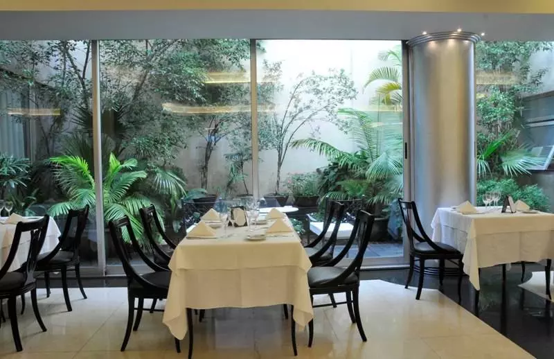 Hotel Plaza Real Suites