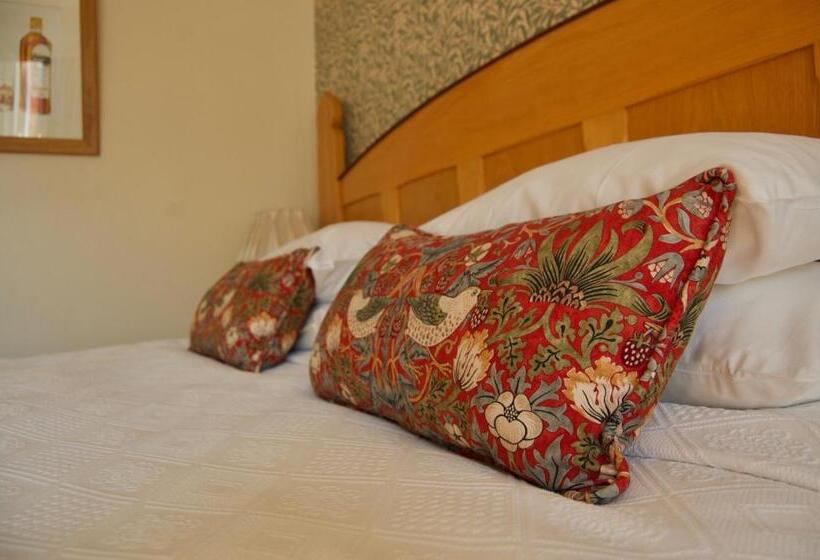 בית מלון כפרי Ravenhill House