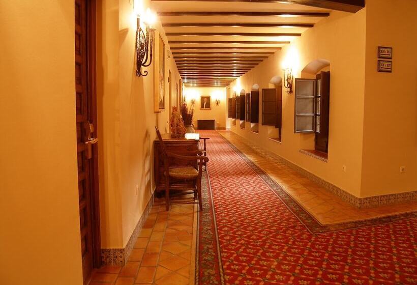 هتل Santo Domingo Lucena