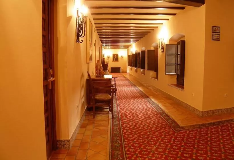 Отель Santo Domingo Lucena