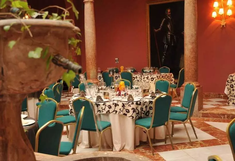 Отель Santo Domingo Lucena