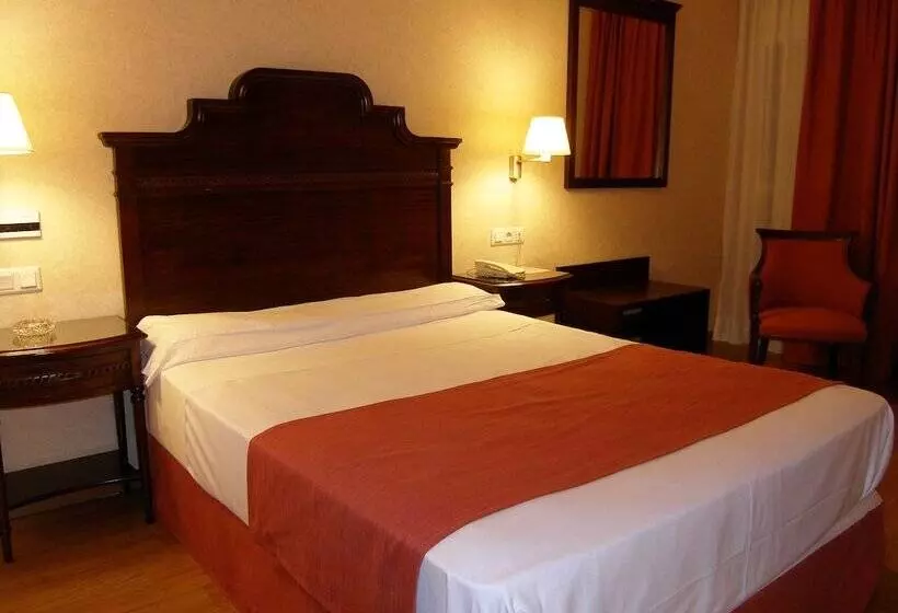 Отель Santo Domingo Lucena