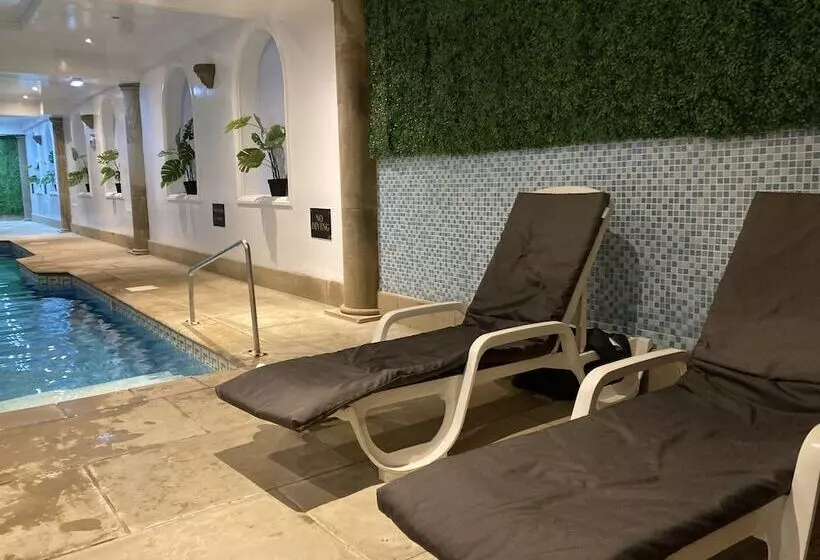 Washington Central Hotel And Sleepwell Inn