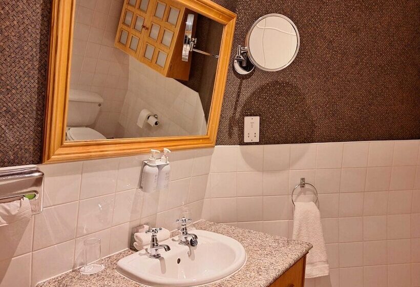 Washington Central Hotel And Sleepwell Inn