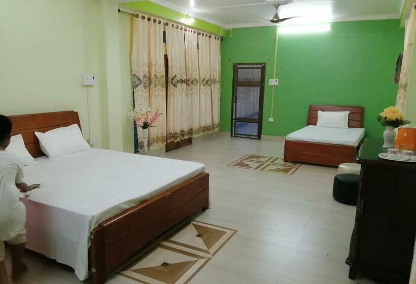 Hotel Chandras Residency
