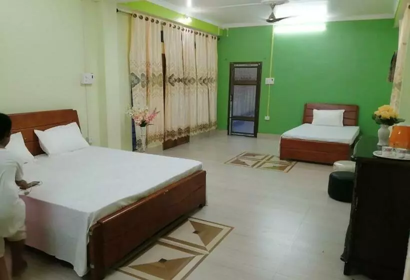 ホテル Chandras Residency